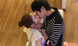 男人和女人亲嘴视频,揭秘男女亲嘴视频背后的情感火花